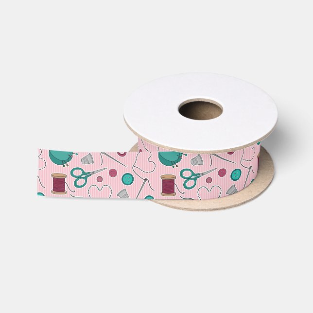 Niedliches nähendes Themed Muster-Rosa Satinband (Spule)
