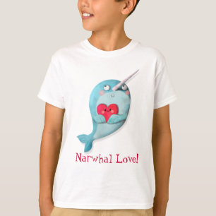 Niedliches Narwhal mit Herzen T-Shirt