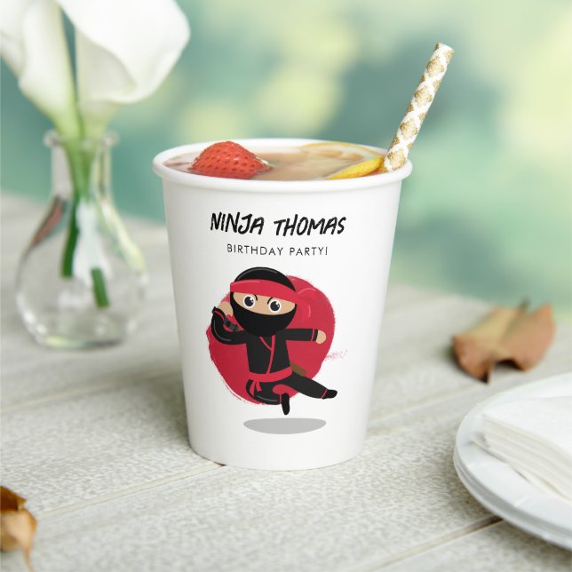 Niedliches Ninja Warrior Black & Red Kindergeburts Pappbecher (In Situ)