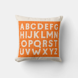 Niedliches Orange & Beige Alphabet auf Graph Paper Kissen