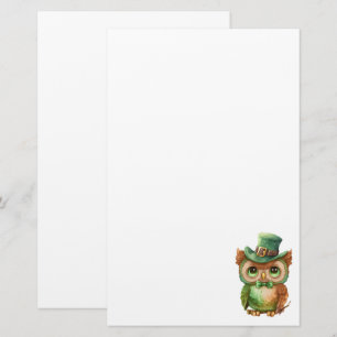 Niedliches Owl in einem grünen Top Hat Briefpapier