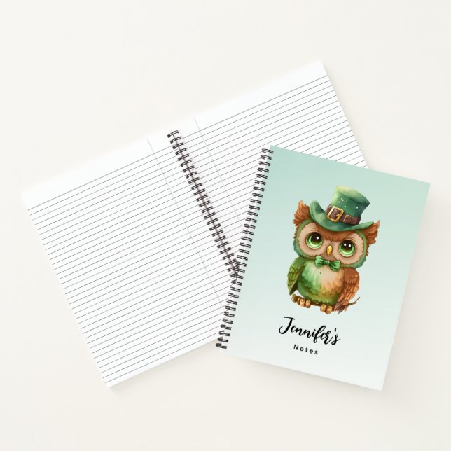 Niedliches Owl in einem grünen Top Hat Notizbuch (Innenseite)