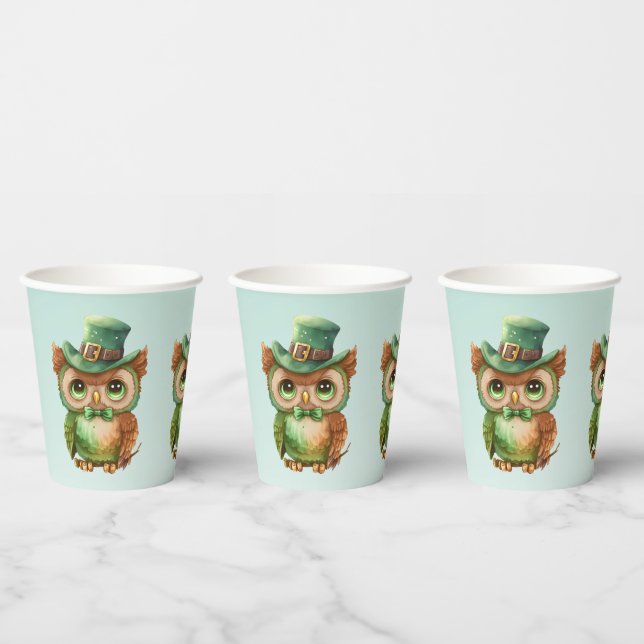 Niedliches Owl in einem grünen Top Hat Pappbecher (Multi)