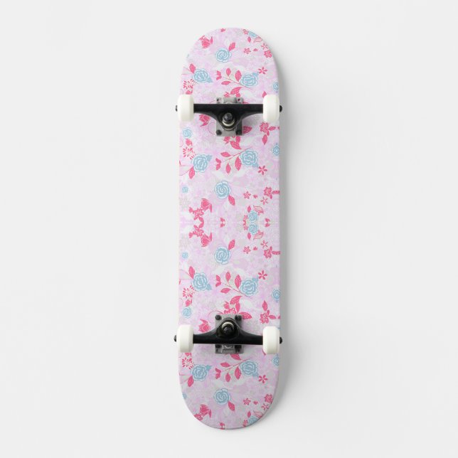 Niedliches pastellfarbenes Blumenmuster Niedriger  Skateboard (Vorderseite)