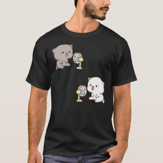 Niedliches Pfirsich und Goma Funny Moment mit Fan T-Shirt