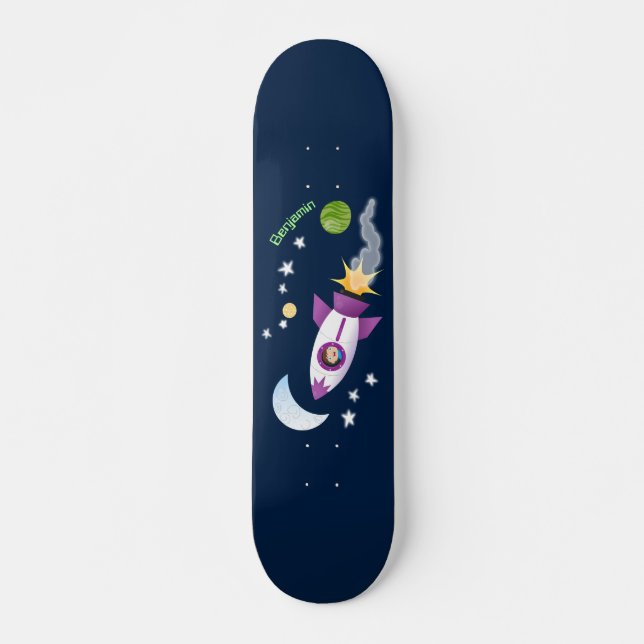Niedliches Raketenschiff zur Darstellung des Carto Skateboard (Vorne)