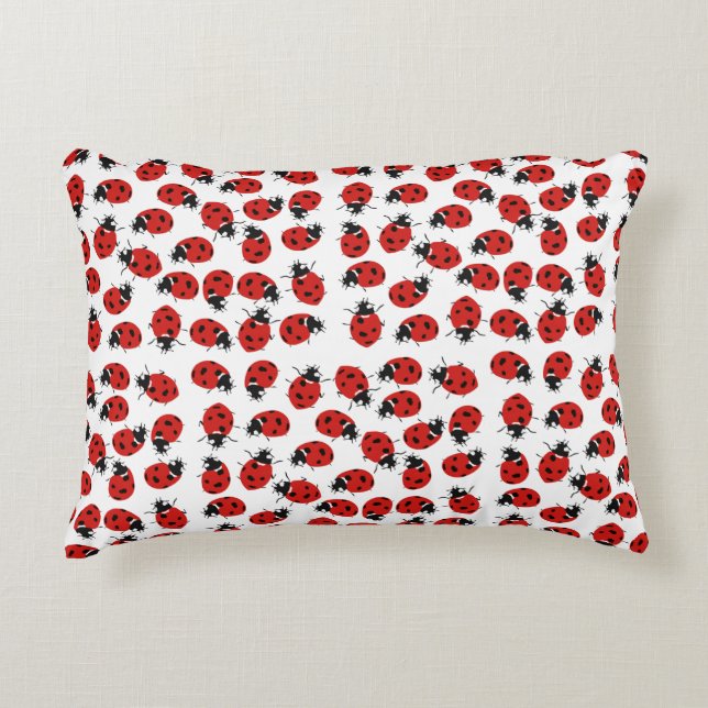 Niedliches Red & Black Ladybug Muster Dekokissen (Vorderseite)