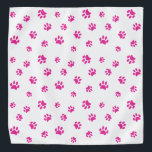 Niedliches rosa Druckmuster Halstuch<br><div class="desc">Zeigen Sie, wie viel Sie Tiere mit diesem niedlichen rosa Pfoten Druck gemustert bandana Liebe. Auch sieht phantastisch mit anderen Hintergründen aus. Wetten Sie, dass Ihr Haustier es anziehen wird!</div>