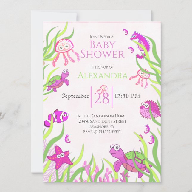 Niedliches Rosa unter der Babymädchendusche (Vorderseite)