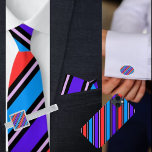 Niedliches rotes Blaue Streifen Muster Krawatte<br><div class="desc">Niedliche farbige rote blaue Streifen Pattern Nackenschleife.</div>