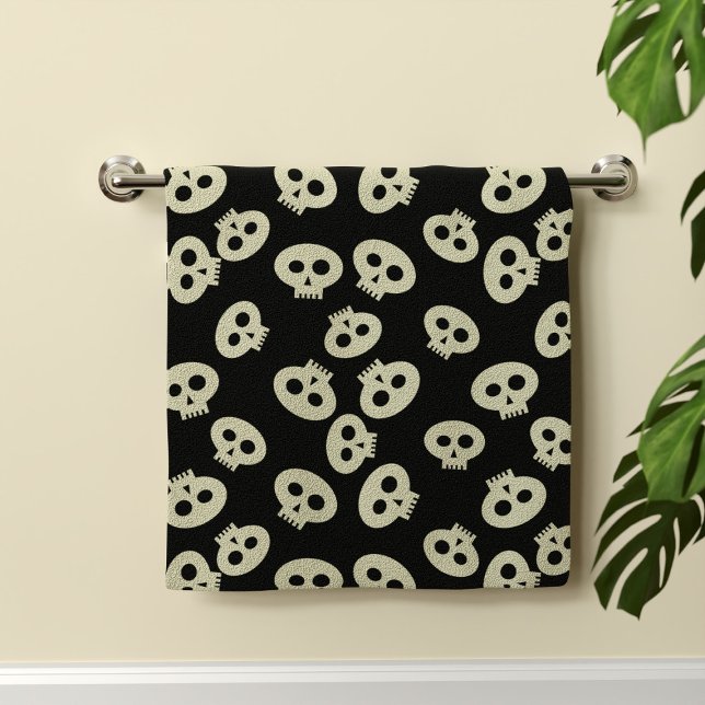 Niedliches Schädelmuster Schwarzes Handtuch (A cute skull pattern hand towel perfect for your Halloween bathroom decor)