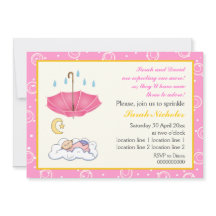 Niedliches schlafendes Baby streuen rosa und gelb