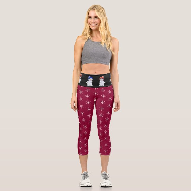 Niedliches Schneemann- und Schneeflockenmuster auf Capri Leggings (Vorderseite)
