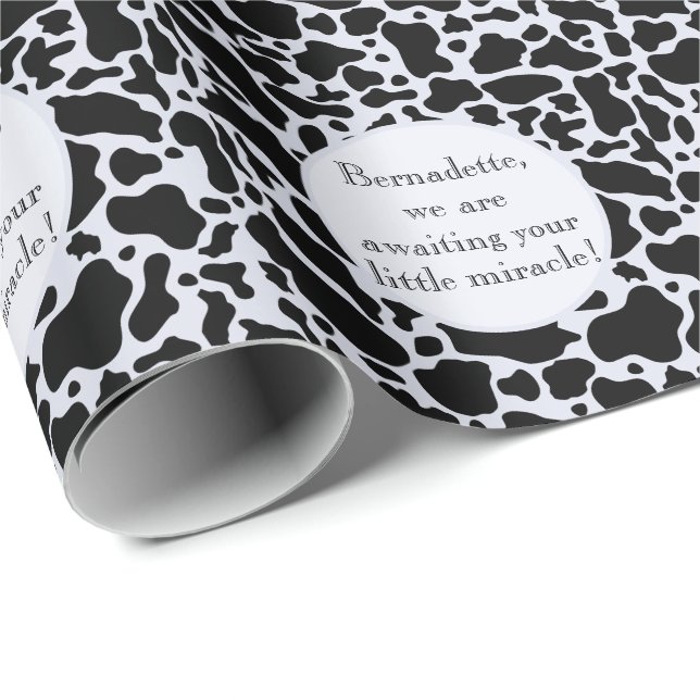 Niedliches Schwarz auf blauem Cowhide-Print-Farm T Geschenkpapier (Rolleneckpunkt)