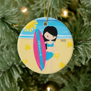 Niedliches Schwarzes Haar Surfer Girl Personalisie Keramik Ornament