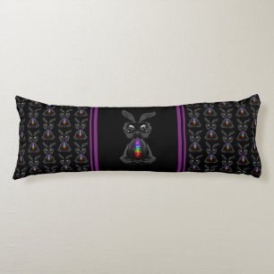 Niedliches Schwarzes Kaninchen mit Chakra-Rainbow- Seitenschläferkissen