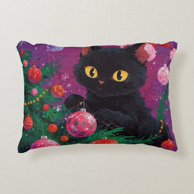 Niedliches Schwarzes Kitten und Weihnachtsbaum Dekokissen (Vorderseite)