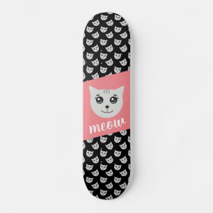 Niedliches schwarzes Skateboard. Skateboard
