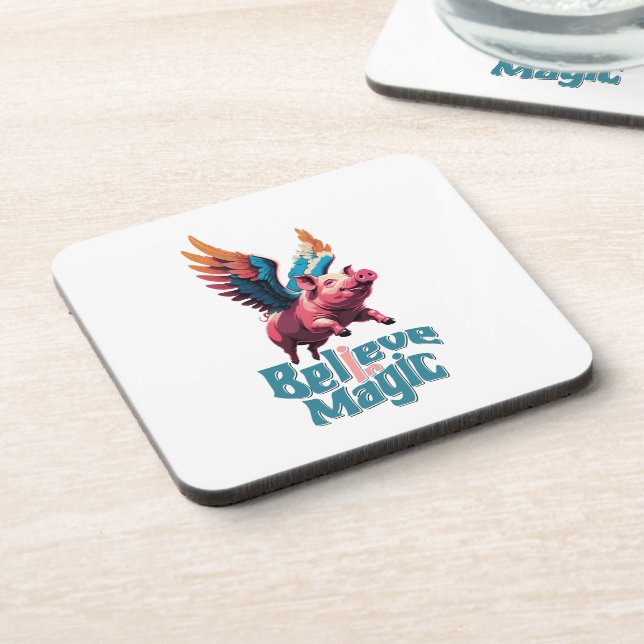 Niedliches Schwein mit farbigen Flügeln | Glaube a Getränkeuntersetzer (Linke Seite)