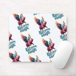 Niedliches Schwein mit farbigen Flügeln | Glaube a Mousepad