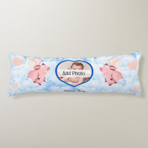 Niedliches Schweine mit Schweinen, wenn Schweine i Seitenschläferkissen