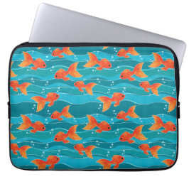 Niedliches Schwimmen Goldfish & Wassermuster Laptopschutzhülle