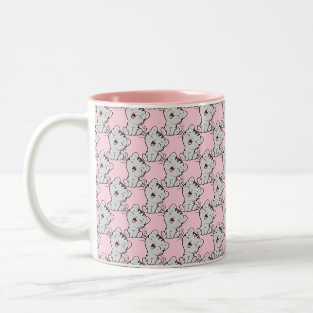 Niedliches Tabby Cat Cartoon Muster auf hellrosa Zweifarbige Tasse (Links)