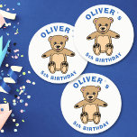 Niedliches Teddy Bear Blue Kindergeburtstag Party Runder Pappuntersetzer<br><div class="desc">Niedlich Teddy Bären Blue Kindergeburtstag Party Paper Cups. Ein niedlicher kleiner Teddybär. Der Text ist blau. Geben Sie Ihren Namen und Ihr Alter ein.</div>