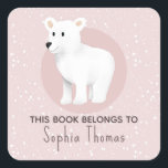 Niedliches "This Book Belongs" Polar Bären Kids Bu Quadratischer Aufkleber<br><div class="desc">Dieses wunderschöne Buchzeichen "dieses Buch gehört"-Aufkleber-Design bietet eine einzigartige Winterpolarbärendarstellung auf einem rosa Schneeflockenhintergrund. Dieses hübsche Design bietet auch einen Platz,  wo Sie Ihren Mädchennamen hinzufügen können. Das perfekte Winterdesign für die Schulausstattung Ihrer Kleinen!</div>