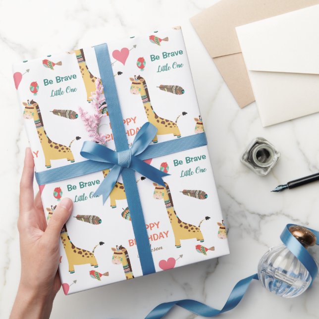 Niedliches Tribal Giraffe Happy Birthday Geschenkpapier (Schenken)
