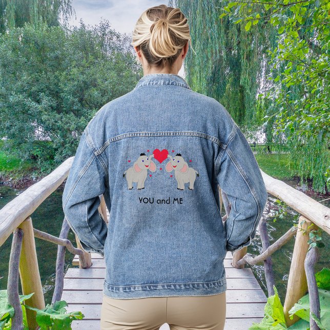 Niedliches und lustiges Elefantenpaar mit Herz - m Jeansjacke (Von Creator hochgeladen)