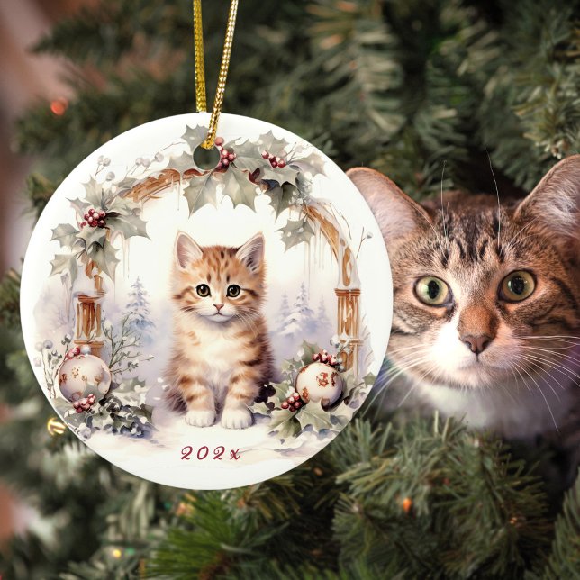 Niedliches Weihnachtskatzentier Keramik Ornament (Cute tabby kitten personalized Christmas ornament for cat lovers)