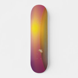 Niedliches Weißes Kaninchen auf Grassy Hill bei So Skateboard