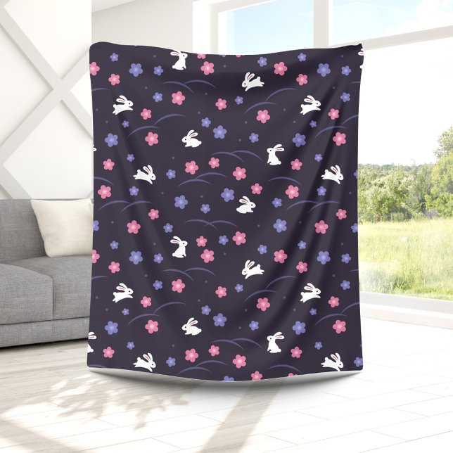 Niedliches Weißes Kaninchen und Blume Muster Fleecedecke (Von Creator hochgeladen)