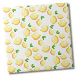 Niedliches Zitrus-Zitronenmuster Fliese<br><div class="desc">Trendy Simple Citrus Weiß gelbe Lemon Muster Keramik Fliesen. Super süß kleiner Druck mit der klassischen kleinen gelben Zitrone. Ideal für die Süßigkeiten Liebhaber oder einen sommerlichen Druck. Ob Sie gewollt haben, diese Kachel als kleinen Untersetzer oder Trivet für einen Drink oder Teller zu verwenden... oder Sie wollte, groß mit...</div>