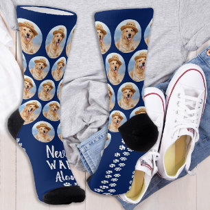 Niemals allein gehen Pfotenabdrücke Benutzerdefini Socken