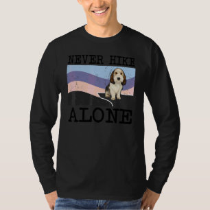 Niemals allein wandern Petit Basset Griffon Vendee T-Shirt