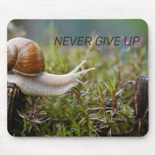 NIEMALS AUFGEBEN - Schneckenausgabe Mousepad