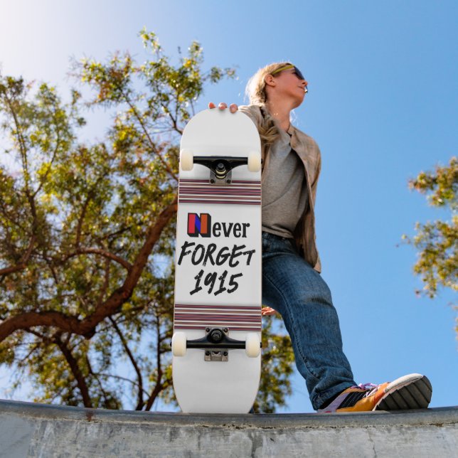Niemals vergessen 1915 Skateboard (Außenbereich 1)