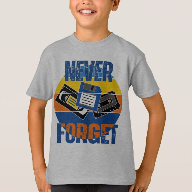 NIEMALS VERGESSEN T-Shirt (Vorderseite)
