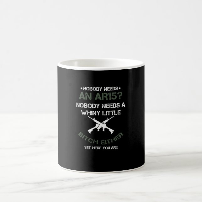 Niemand benötigt Liebhaber eines Gewehr-AR15 Kaffeetasse (Mittel)