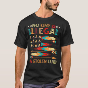 Niemand ist illegal in den USA, die im gestohlenen T-Shirt