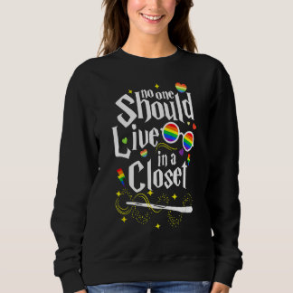 Niemand sollte in einem Gay Pride mit geschlossene Sweatshirt