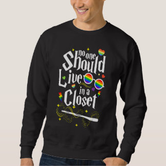 Niemand sollte in einem Gay Pride mit geschlossene Sweatshirt