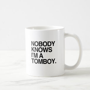 NIEMAND WEISS, DASS ICH EIN JUNGMÄDCHEN BIN -.png Kaffeetasse