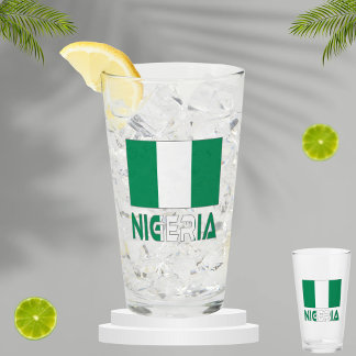 nigerianische Flagge und Nigeria Glas