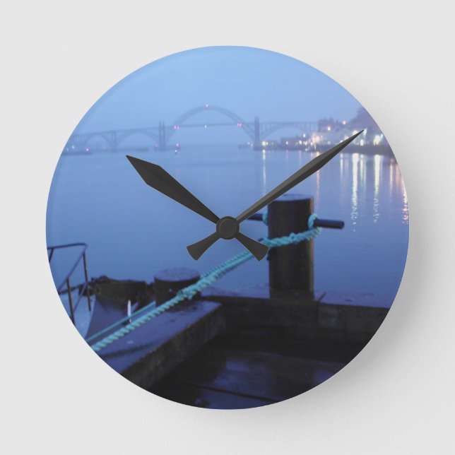 Night Bridge Runde Wanduhr (Vorderseite)