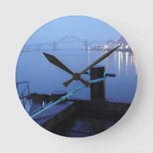 Night Bridge Runde Wanduhr