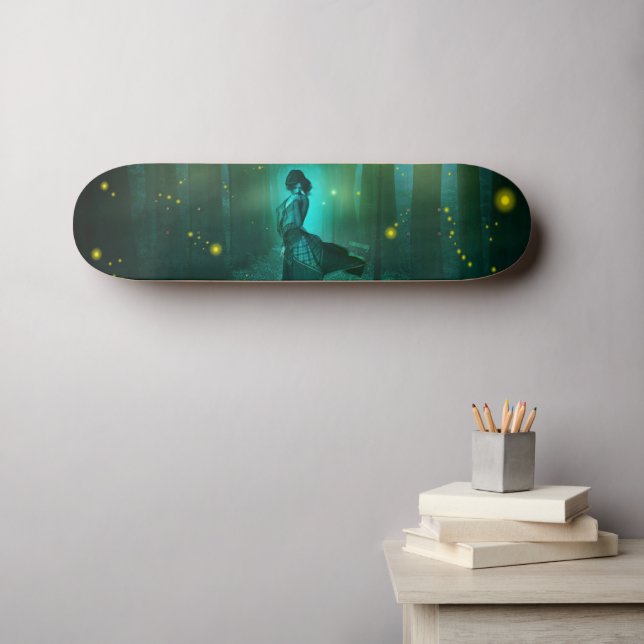 Night Fantasy Blue Woman in Trees Skateboard Deck (Wandkunst (Horz))