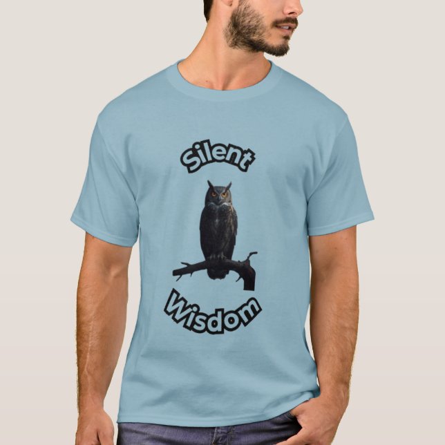  **Night Forest Owl – Realistic Nocturnal Owl Illu T-Shirt (Vorderseite)